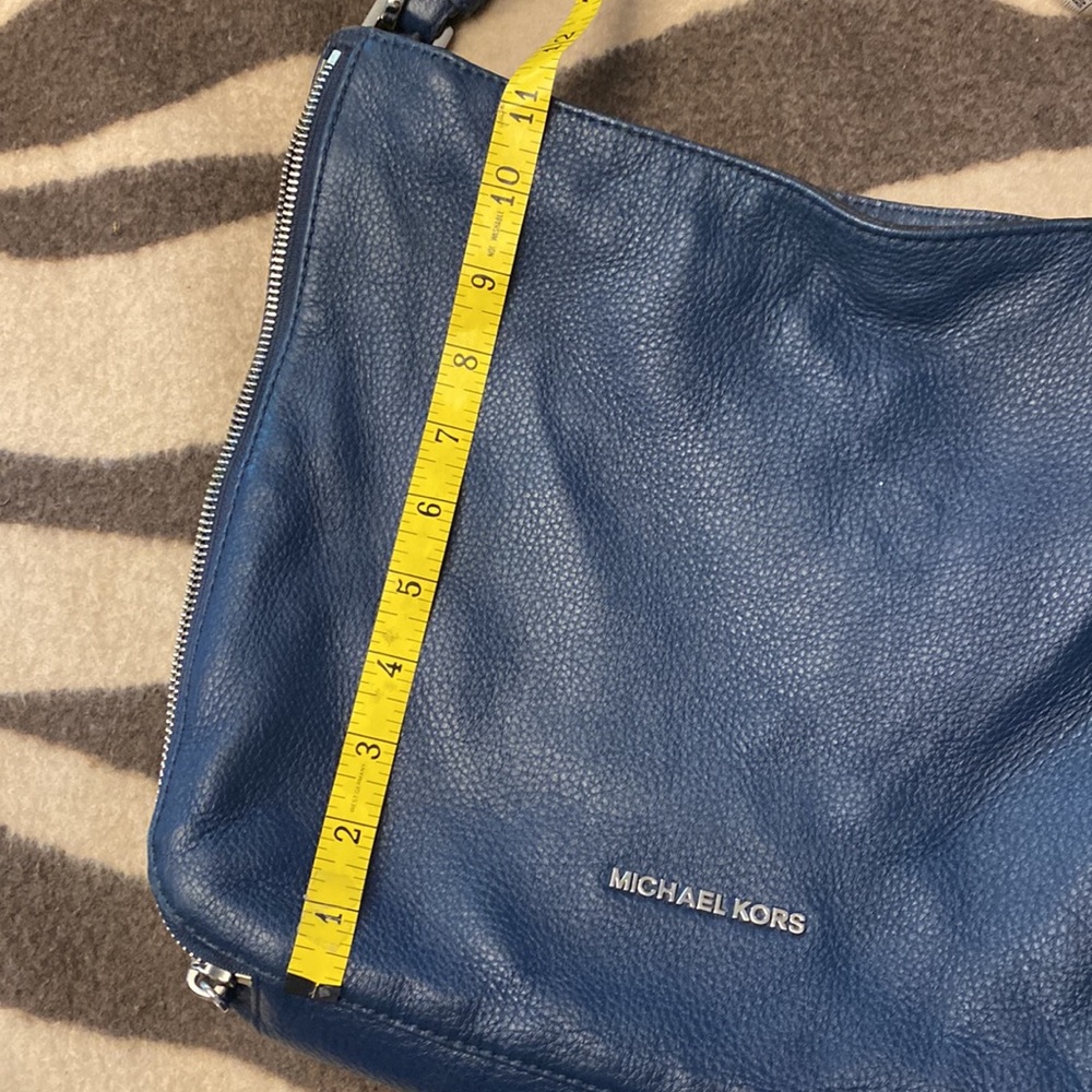 Michael Kors navy leather hobo bag - Picture 12 of 16
